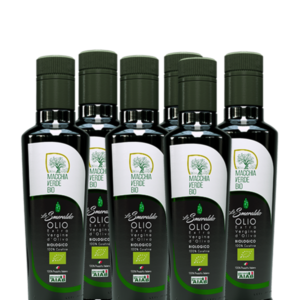 italienisches Bio Olivenöl Testsieger in der Kategorie intensiv-fruchtig 6 flaschen. Jetzt gibt es unser hochwertiges Bio-Olivenöl nativ extra auch in einer 0,5l Flasche. Das köstliche Olivenöl wird in Apulien traditionell hergestellt